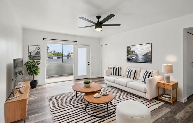 2 beds, 2 baths, 890 sqft, $1,549, Unit 229