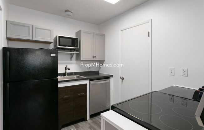 Charming 2-Bedroom Highland Hideaway - Fenced Patio!
