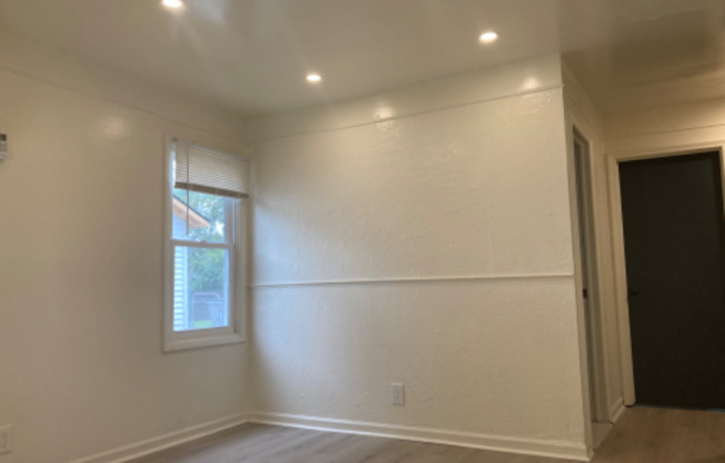 1520 E MEYER