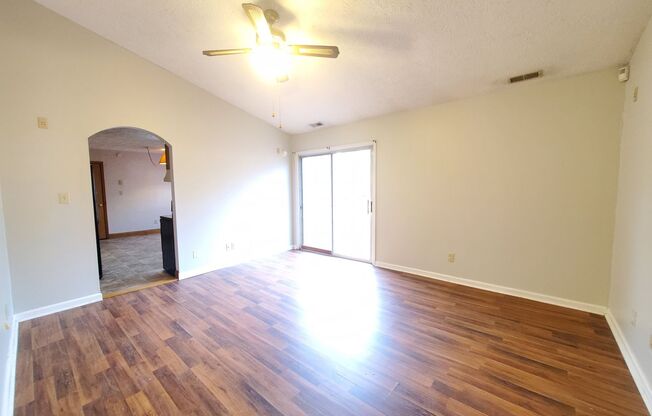 3 beds, 2 baths, $1,600