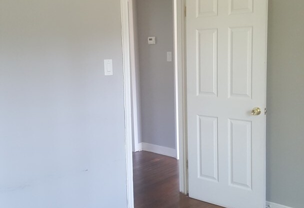 3 beds, 1 bath, $1,650