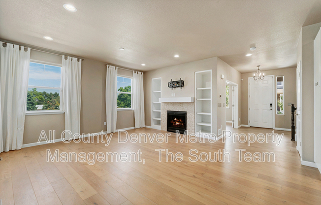 536 E FREEMONT PL