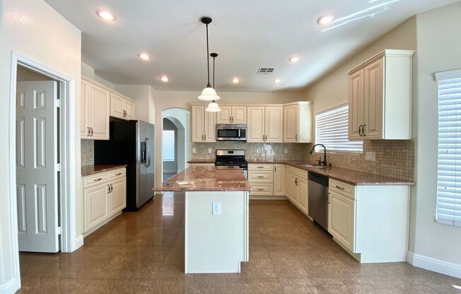 Great location house in Green Valley
