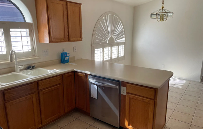 3 beds, 2 baths, $1,750