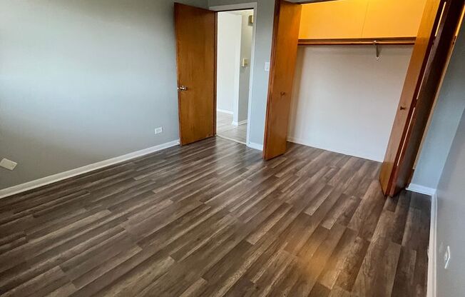 2 beds, 1 bath, $1,300, Unit 3