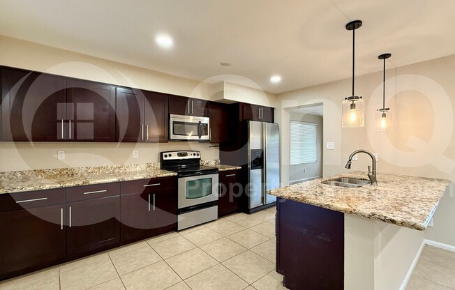1275 E LOMA VIS DR