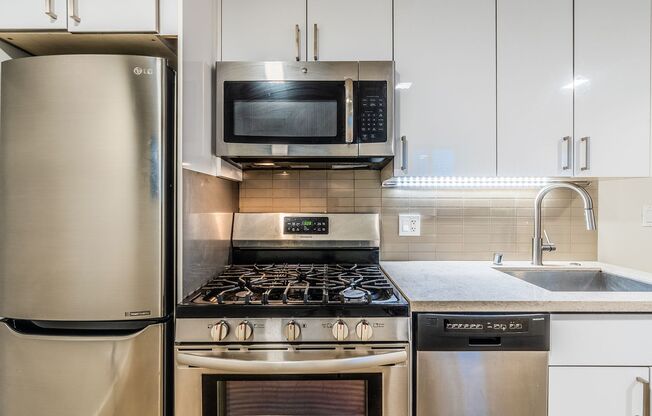 Studio, 1 bath, 287 sqft, $1,235, Unit 120