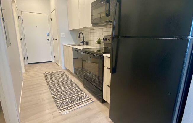 Studio, 1 bath, 365 sqft, $1,015, Unit 221