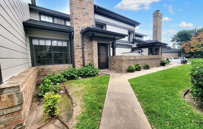 Modern and Cozy 2/BR 2/BA Home in Gated Community!