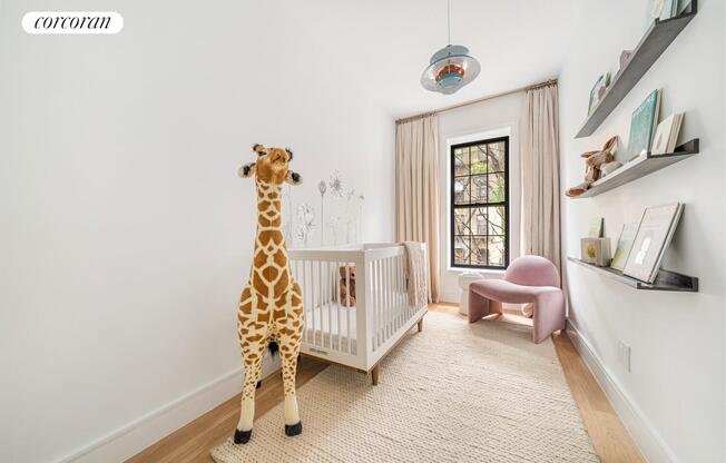 158 W 136 ST