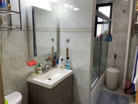 1 bed, 1 bath, 850 sqft, $2,100, Unit 2F