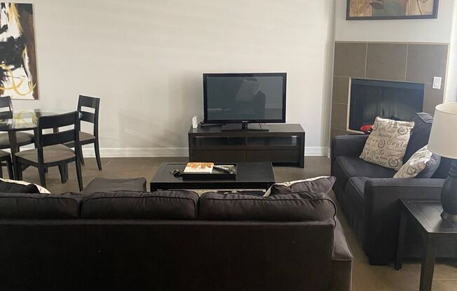 Fully Furnished Walk-In Ready in Scottsdale