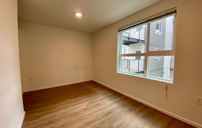 Studio, 1 bath, 175 sqft, $1,295, Unit 5211