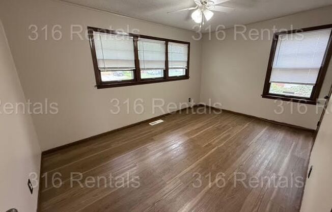 $1000 - 3 bedroom/ 1 bathroom - Gorgeous Home!