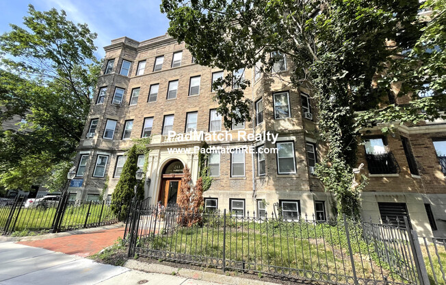 211 Park Dr.