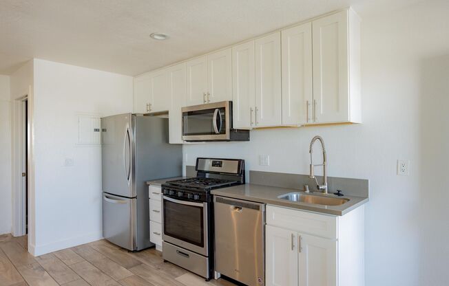 Studio, 1 bath, 400 sqft, $1,195, Unit #14