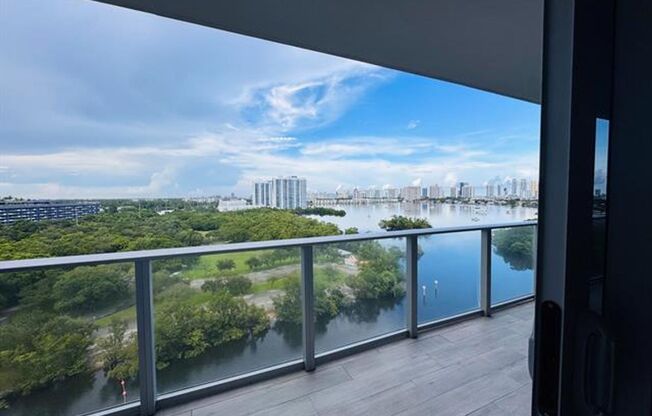 2 beds, 2 baths, $3,750, Unit # 1204