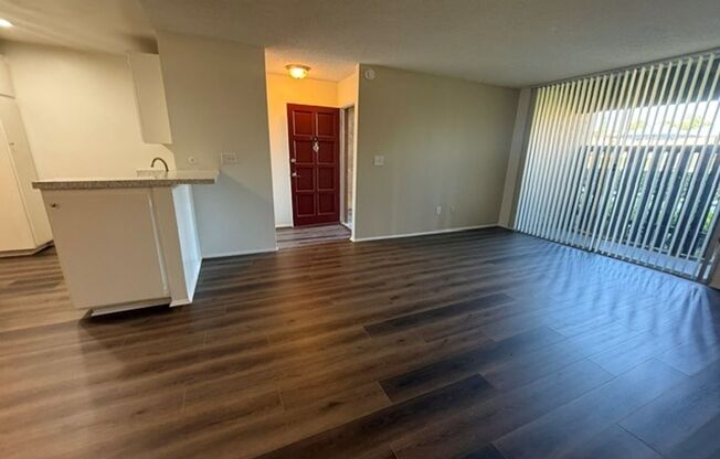 1 bed, 1 bath, 716 sqft, $2,150, Unit J004