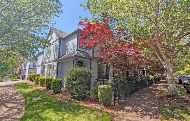 2 bedroom 2.5 bath townhouse