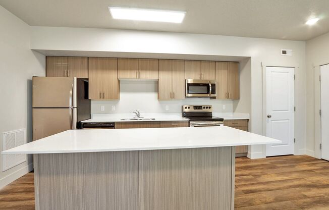 Stunning 2 Bed - 2 Bath - Pet Friendly Condo in Great Ogden Location! Available NOW!