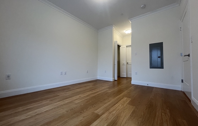 1 bed, 1 bath, 870 sqft, $3,135, Unit 331