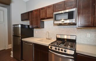 2 beds, 1 bath, $1,650, Unit 1