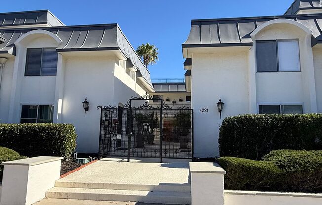 Versailles Apts.