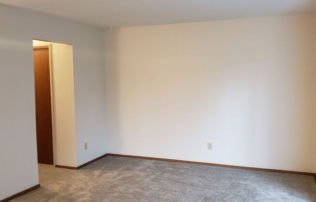 3 BEDROOOM/1.5 BATH TOWNHOUSE