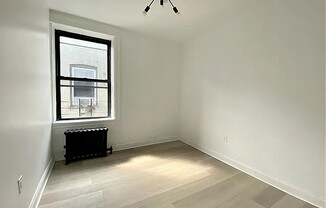 2 beds, 1 bath, $2,495, Unit 4B