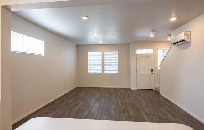 3 beds, 2.5 baths, $2,375