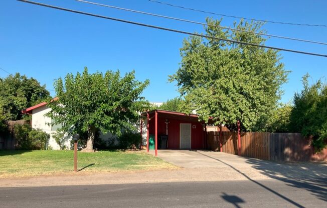 820 Lone Palm Ave., Modesto, CA 95351
