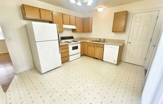 2 beds, 1 bath, $1,295, Unit 304