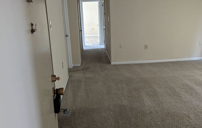 3 beds, 2 baths, $1,400, Unit Unit 202B