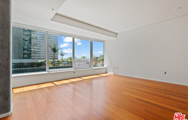 1 bed, 1 bath, 900 sqft, $2,900, Unit 815