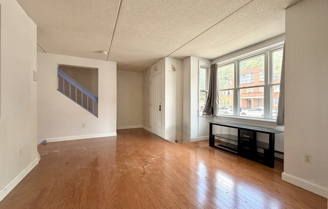 26 ELLINGWOOD ST