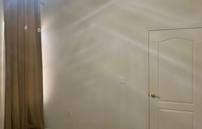 2 beds, 2 baths, $1,795, Unit UNIT 3813