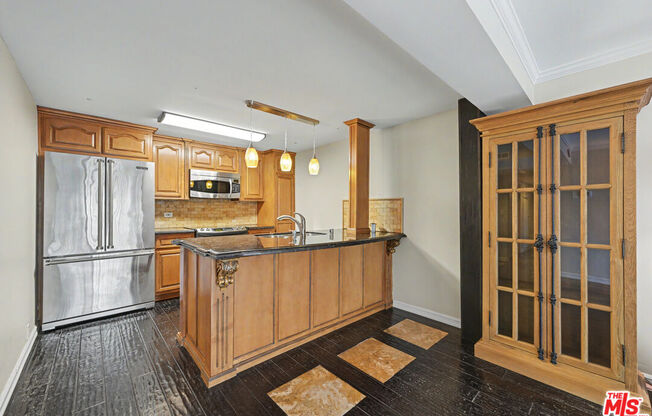 2 beds, 2 baths, 1,088 sqft, $4,800, Unit 510