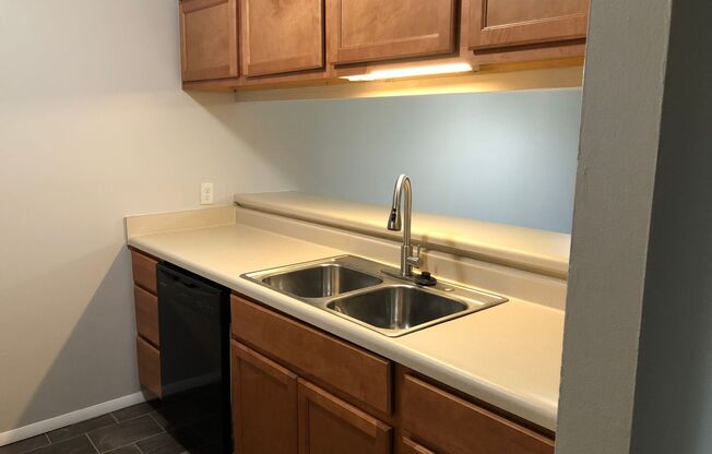 2 beds, 2 baths, 1,042 sqft, $1,249, Unit 5716D