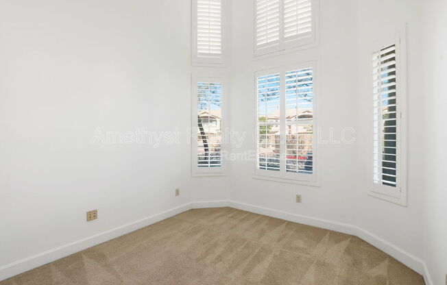 2 beds, 2 baths, 1,300 sqft, $2,600, Unit 1028