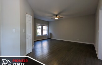 1827 W Winona St
