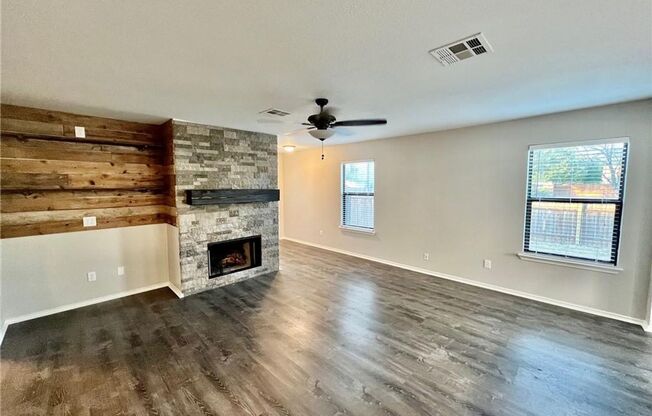 Fantastic Home in Lakeside Subdivision