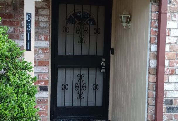 3 beds, 2 baths, $1,950