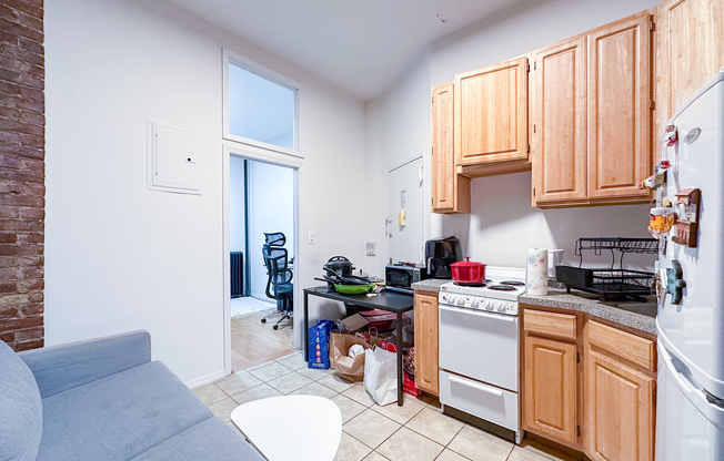 213 E 5 ST