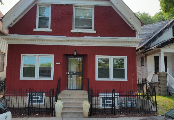 3245 N 8 ST