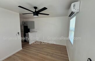 1 bed, 1 bath, 325 sqft, $1,000, Unit 10