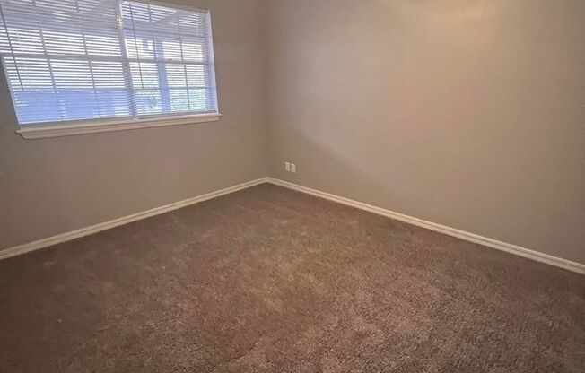 2 beds, 2 baths, 925 sqft, $1,300, Unit 203