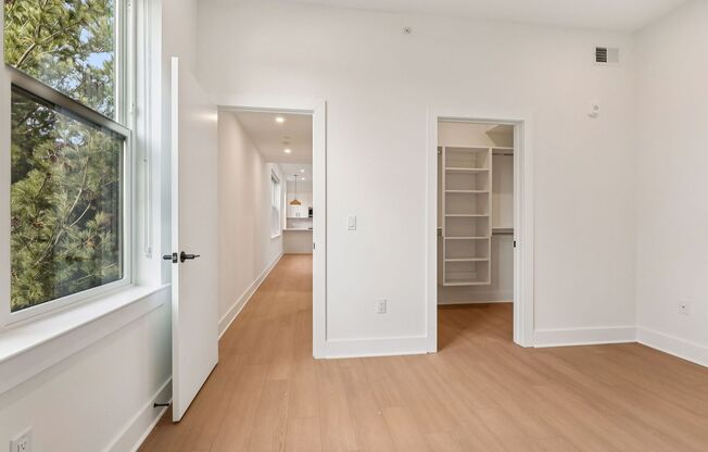 2 beds, 1 bath, 800 sqft, $2,154, Unit 412