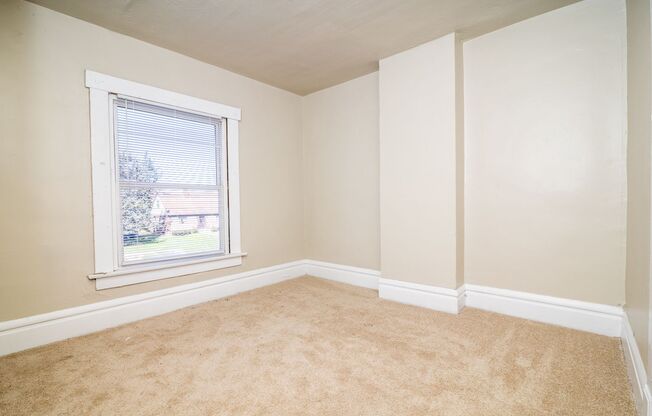 402 Woodland Ave