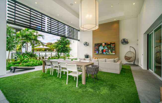 Outdoor Space Apartment Florida
