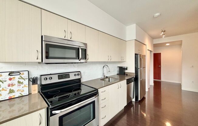 Studio, 1 bath, 547 sqft, $1,495, Unit 205